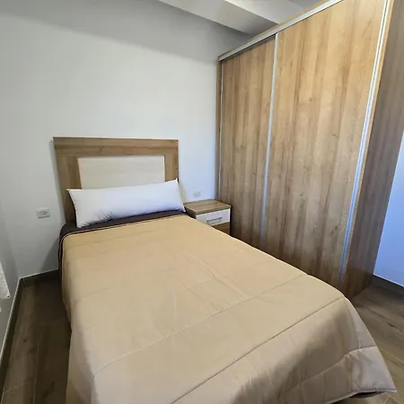 Casa David-con Cuadras Caballos Appartamento Arzúa